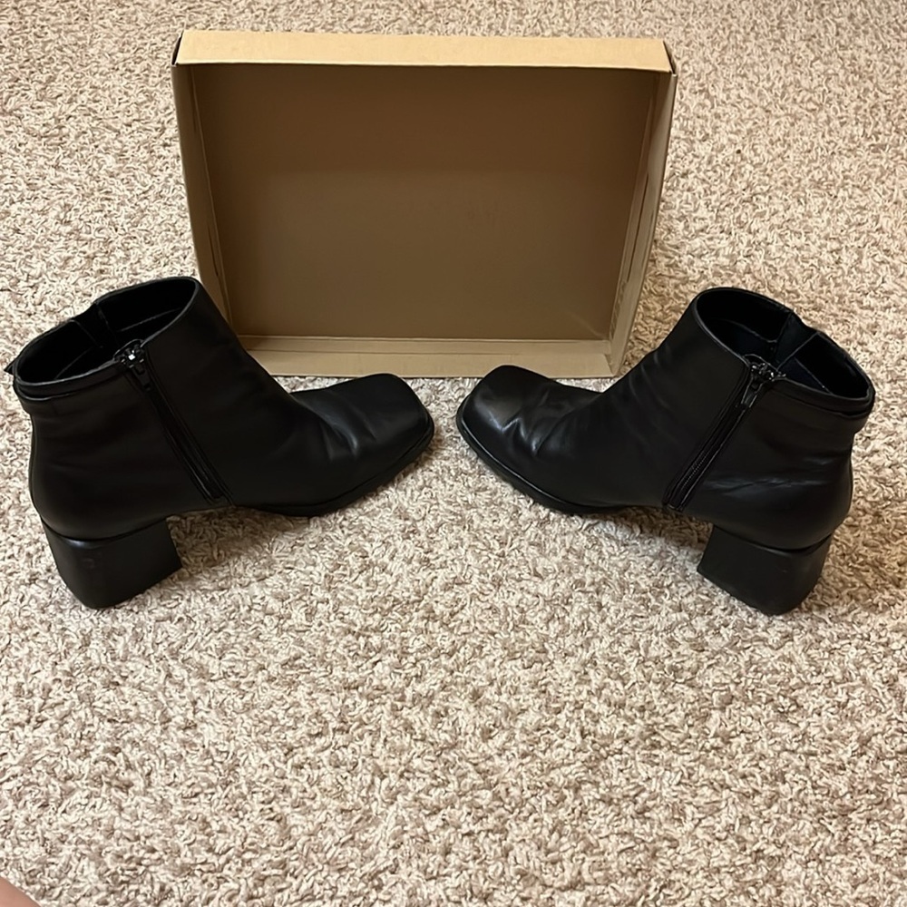 White Mountain Leather Upper Square Toe Heeled An… - image 4